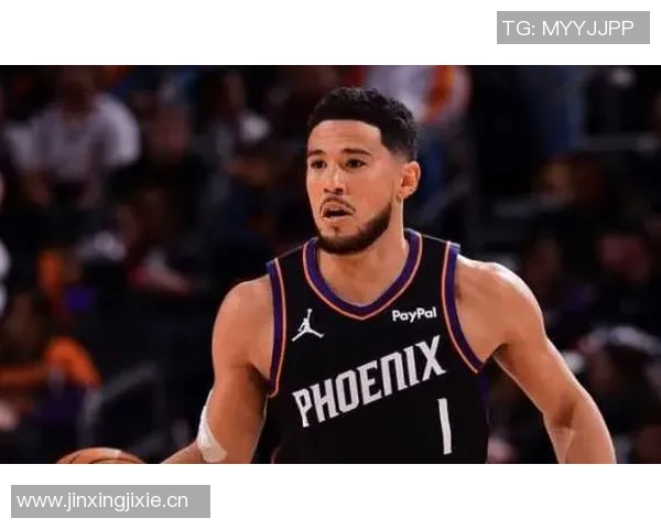 奥特称赞布克的坚韧精神是球队核心力量与领袖风范的完美体现