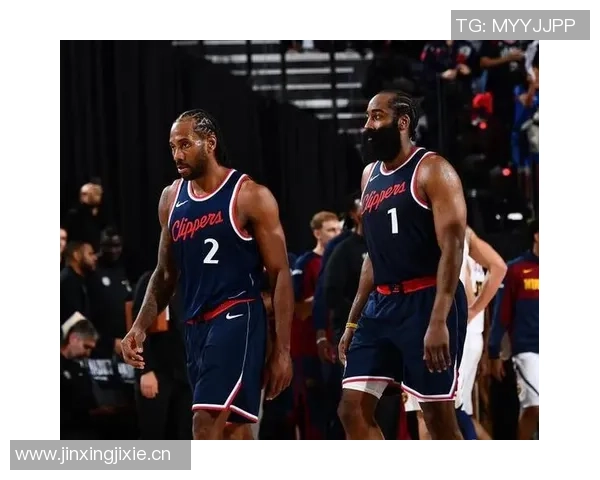 快船遭遇惨败小卡复出难挽颓势球队近12场仅获2胜西部倒四危机加剧